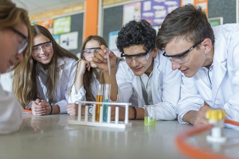 3 universities in Europe to kickstart an exciting education in chemistry